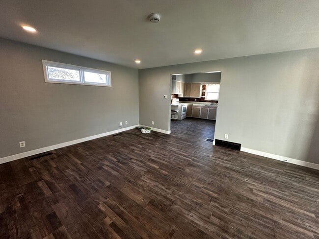 Foto del edificio - 1946 St Lawrence Ave