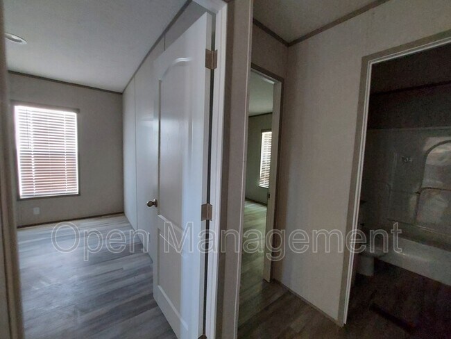 Building Photo - 7534 US-60