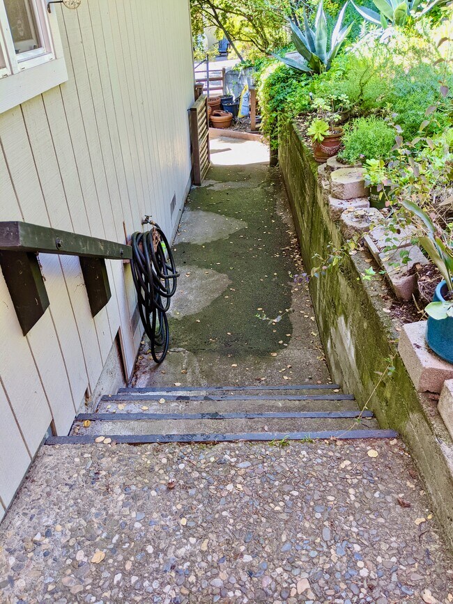 Foto del edificio - 6201 Wood Dr