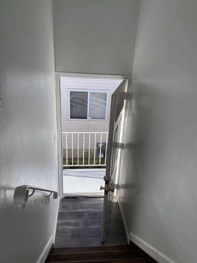 Building Photo - 298 Ridgewood Ave