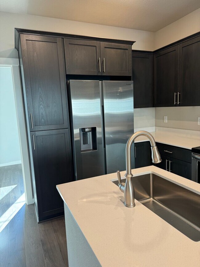 Foto del edificio - Townhome in Eagle Landing Neighborhood of ...