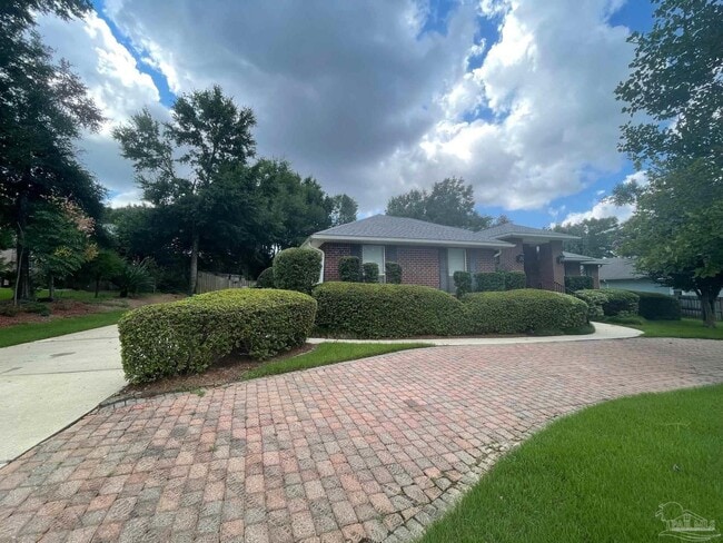 Foto del edificio - 5955 Hermitage Dr