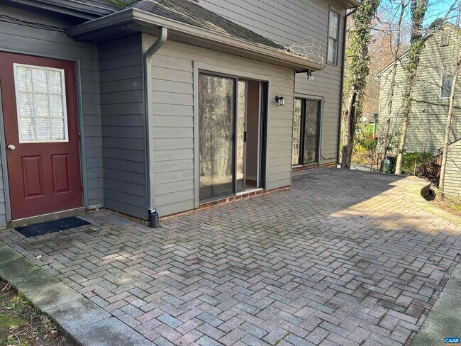 Building Photo - 1729 Stoney Creek Dr