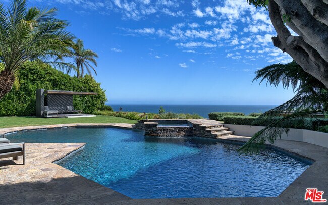 Foto del edificio - 29020 Cliffside Dr