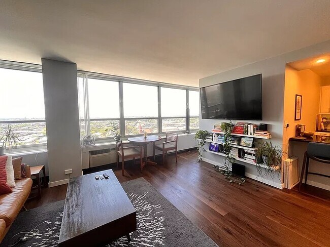 Foto del edificio - 3550 N Lake Shore Dr