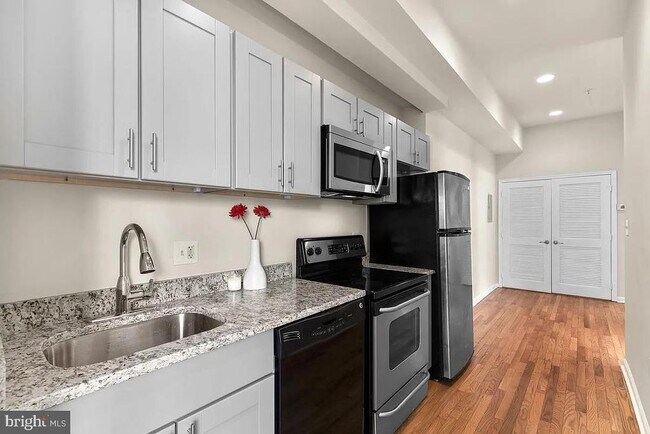 Building Photo - 1275 Meigs Pl NE
