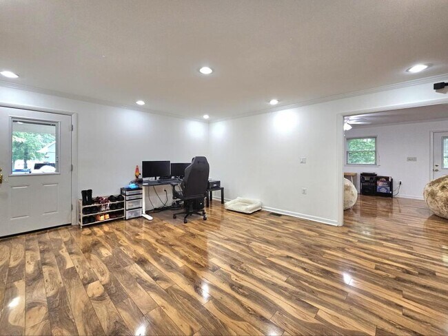 Foto del edificio - 8134 Keeler St