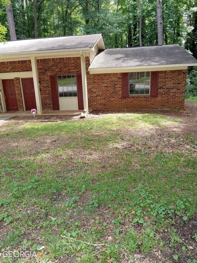 Building Photo - 113 Burkshire Ct