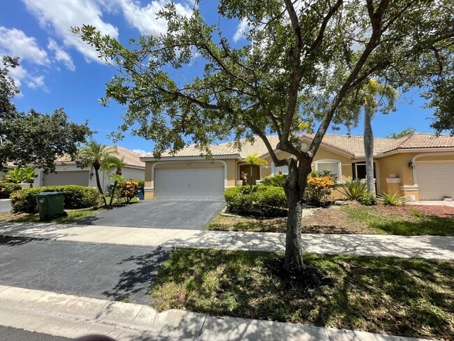 Building Photo - 1630 Zenith Way