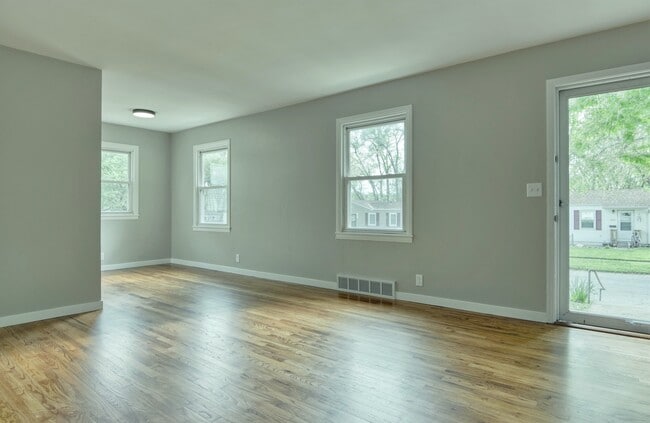 Living Area - 1012 N 77th Ave