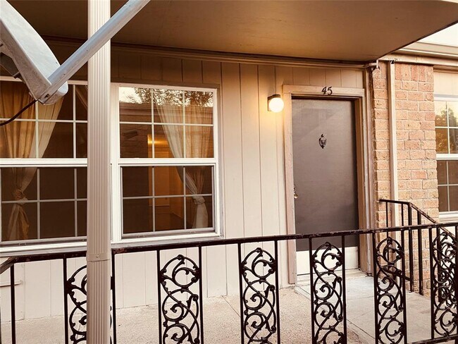 Foto del edificio - 5550 N Braeswood Blvd