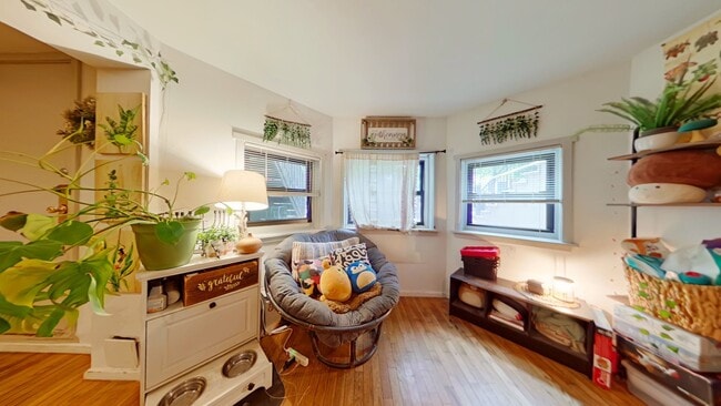 Photo - 831 W Wrightwood Ave Apartment