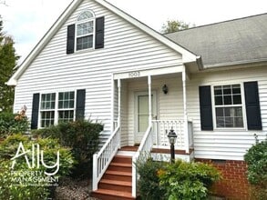 Building Photo - 1003 Wintergreen Ln