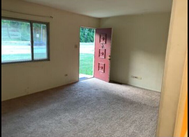 Building Photo - 4 Bedroom, 2 Bathroom House Close to Purdu...