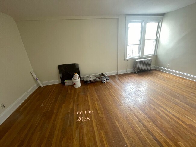 Building Photo - NO FEE! Available 7/19 or 8/1! Sunny 2bed ...