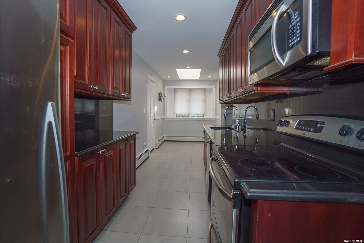 303 Lansdowne Ave Unit 1, Carle Place, NY 11514 Apartments in Carle