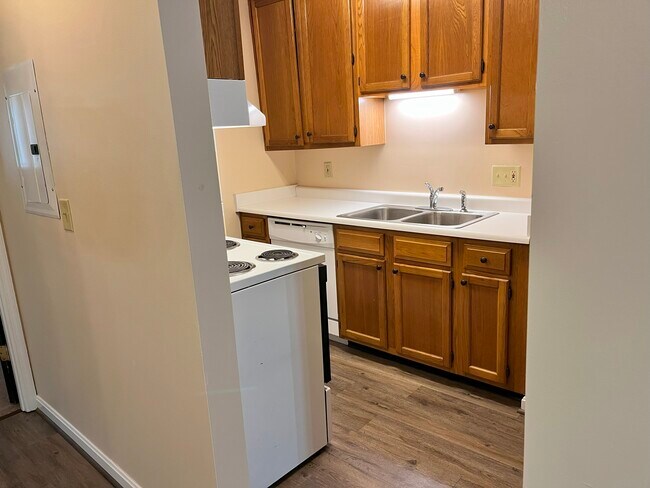Foto del edificio - 5609 Happy Hollow Rd