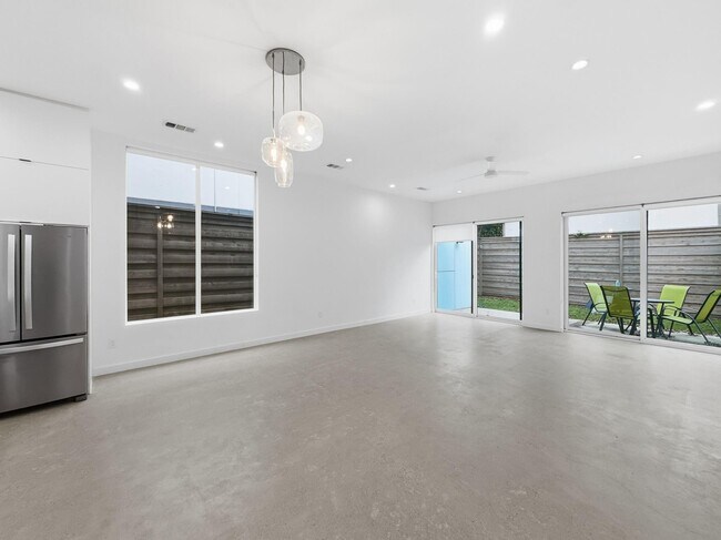 Foto del edificio - 4814 Manett St