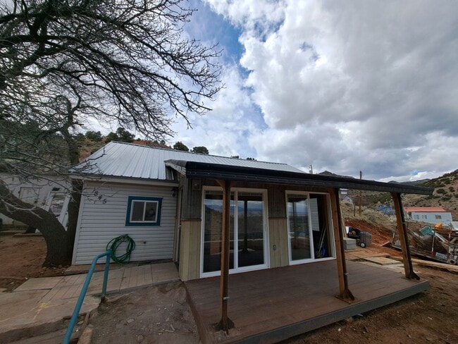 Building Photo - Custom Pioche Home