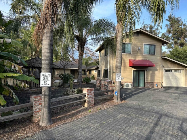 Building Photo - 13958 Almaden Expy