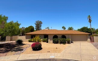 Building Photo - 3625 E Garden Dr