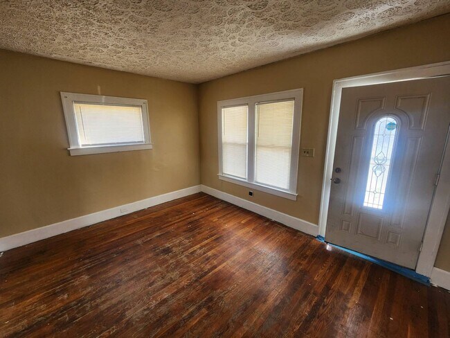 Foto del edificio - 1304-1304 W 5th St