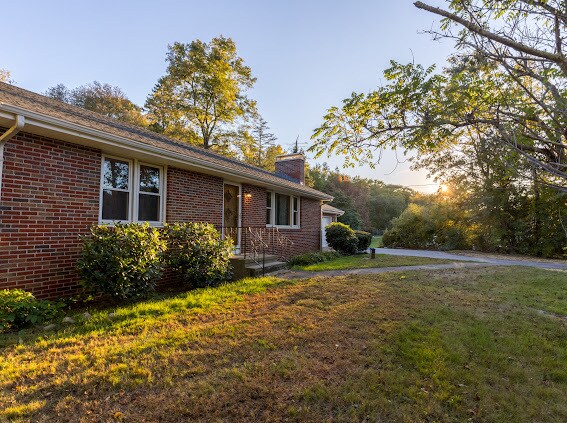 Foto del edificio - 141 Danielson Pike