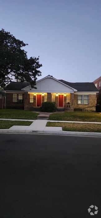 Building Photo - 4817 Rusk St