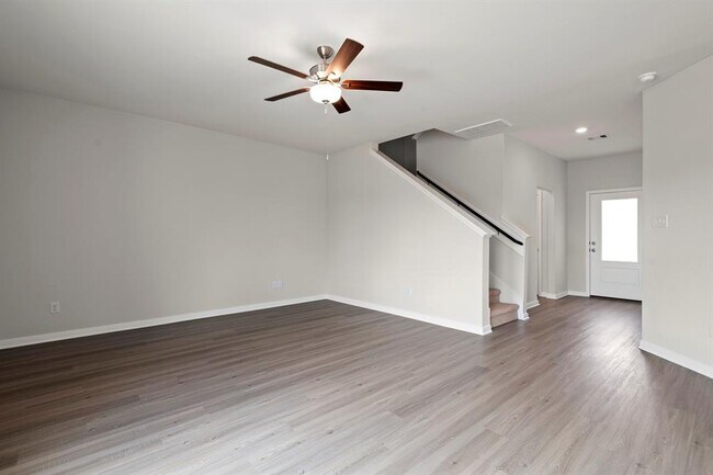 Foto del edificio - 457 Sunny Highlands Dr