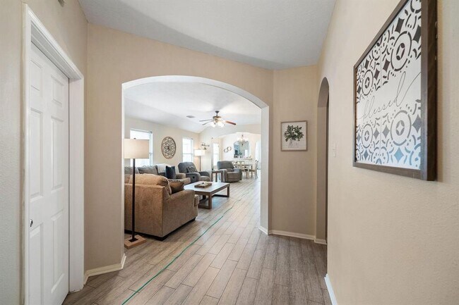 Foto del edificio - 3261 Gladewater Ln