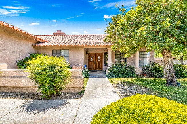 Foto del edificio - 75355 Santa Fe Trail