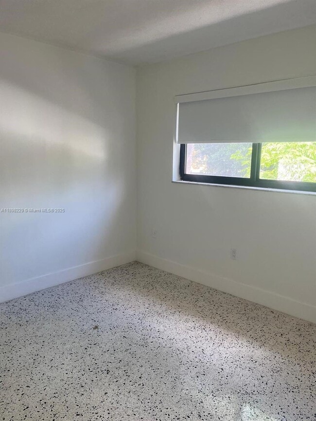 Foto del edificio - 1484 NW 15th Ave