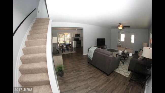 Building Photo - 6 Greystone Cir