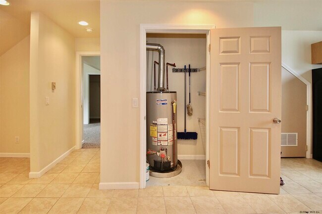 Foto del edificio - 7988 Mariaville Rd