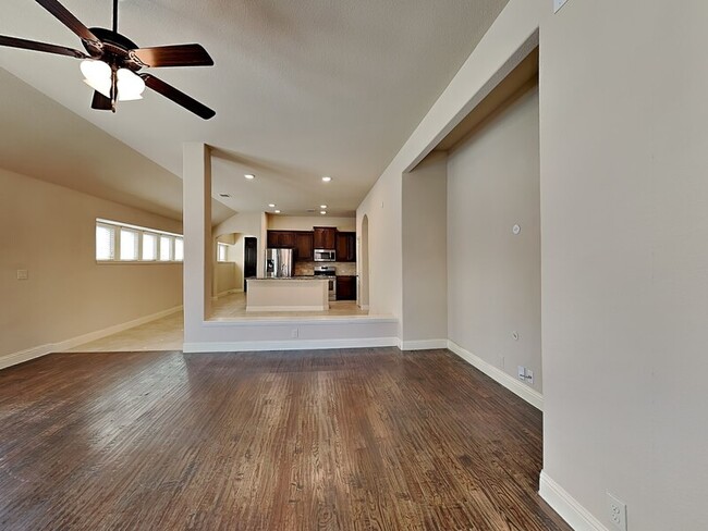 Foto del edificio - 1517 Yellowthroat Dr