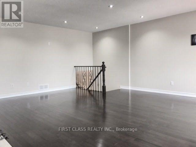 Photo du bâtiment - 659 Thamesford Terrace