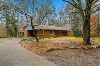 Building Photo - 8435 Campbellton Fairburn Rd