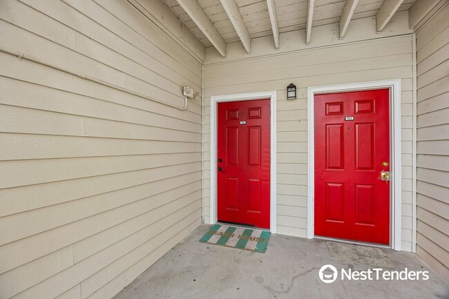 Building Photo - The Perfect One Bedroom Ground Floor Unit