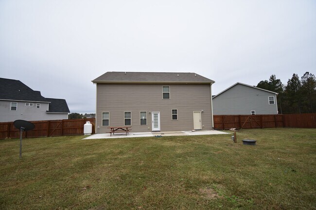 Building Photo - Coming Soon!! 4 Bedrooms and 2.5 Baths- Ke...