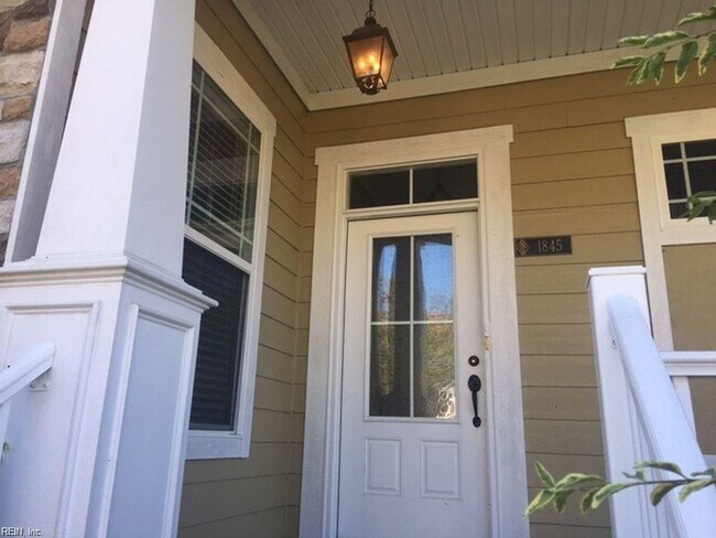 Foto del edificio - 1845 Rockwood Dr