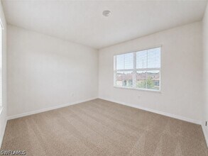 Building Photo - 2736 Dumont Ln