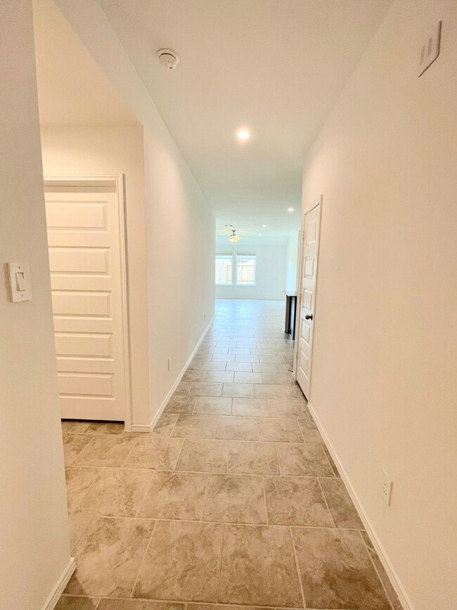 Building Photo - 7515 Cattle Walker Ct