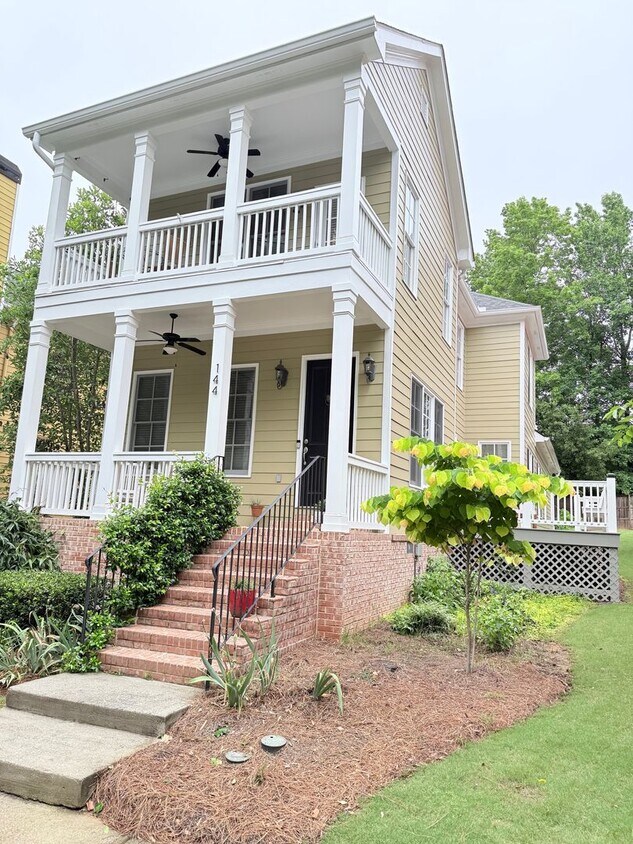 Foto principal - 3 Bed/ 3 Bath House Located at The Cottage...