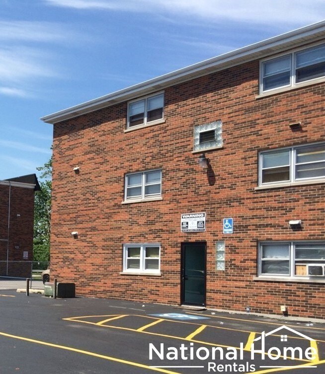 Foto principal - 9911 W 58th Street Unit 2