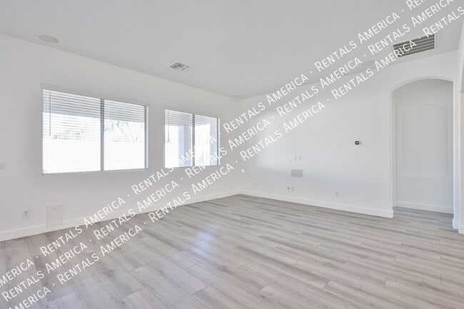 Foto del edificio - 10320 W Cashman Dr