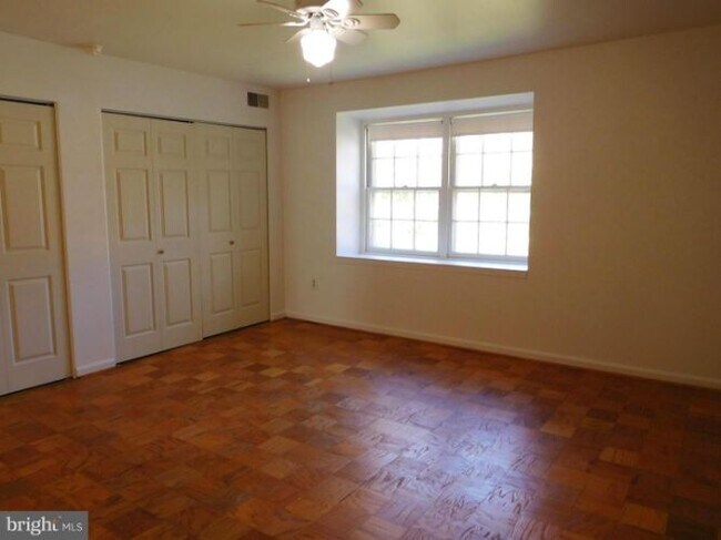Building Photo - 734 Quince Orchard Blvd