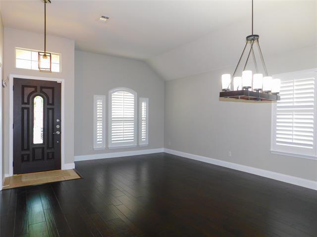 Building Photo - 3512 Yale Dr