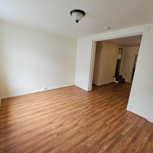 Foto del edificio - 227-229 East Avenue