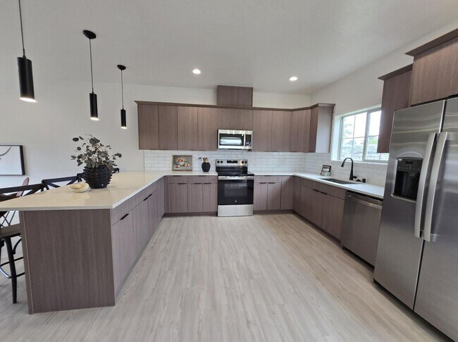 Foto del edificio - MOVE IN NOW~ NOVEMBER FREE! CALL FOR DETAI...