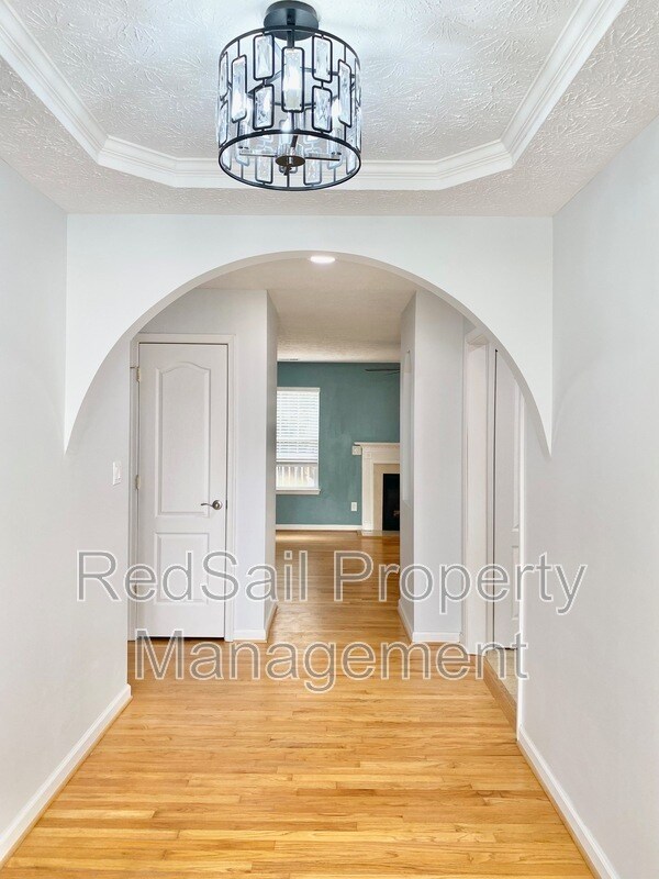 Building Photo - 5800 Montpelier Dr